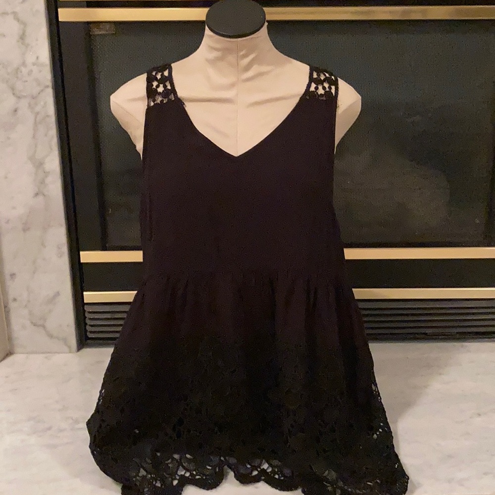 NWOT Entro lacy tank top